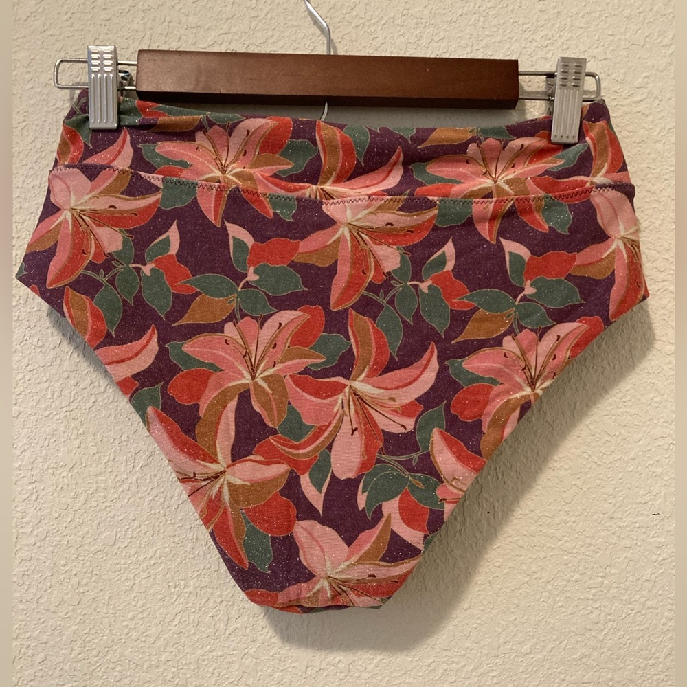 Vetchy Bikini Lily Set - Picture 9 of 11